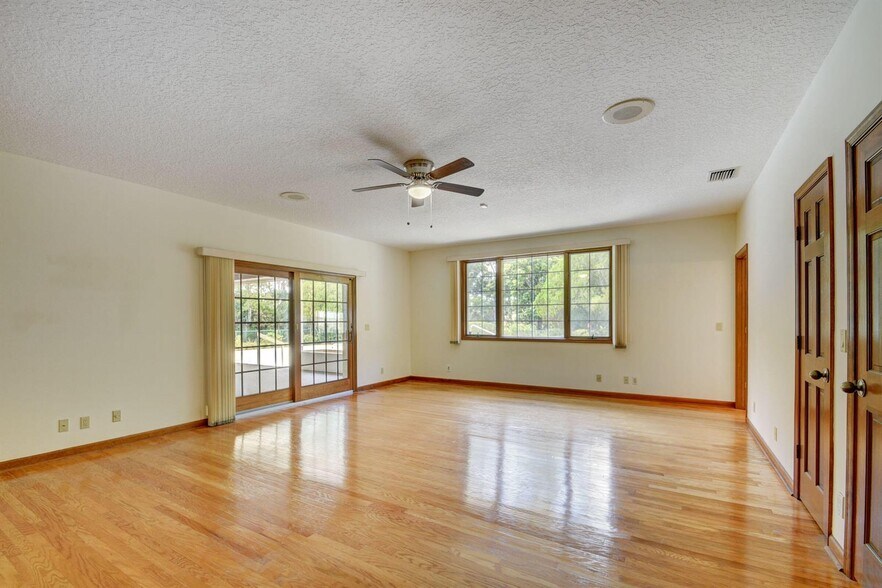 Building Photo - 9033 Winding Woods Dr