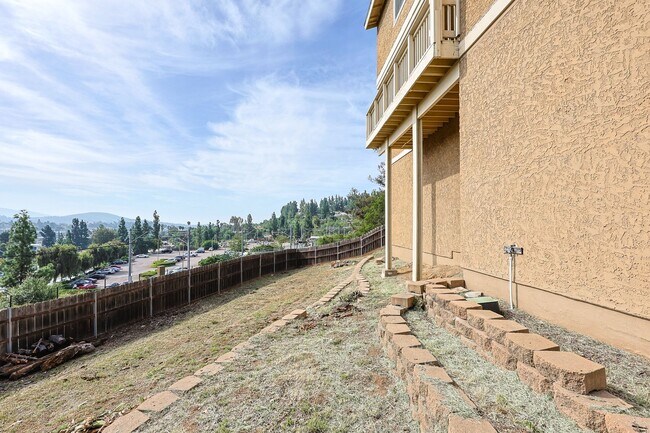 Building Photo - Spacious 4 Bed / 3 Bath Home in Desirable Nebo Hill – La Mesa (3,056 Sq Ft)