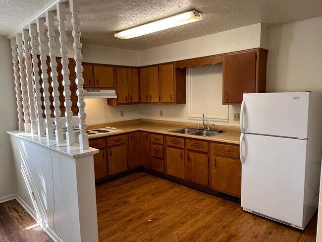 Building Photo - 2 Bedroom (Ellettsville) Available September 2026 for $1,200 (All Utilities Paid by Owner!)