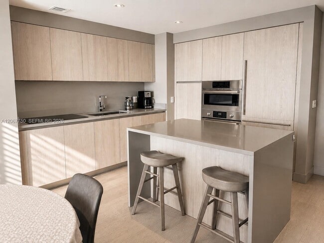Building Photo - 4010 S Ocean Dr