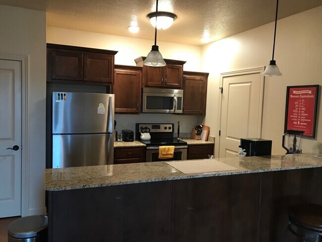 Building Photo - 2810 Bobcat Dr