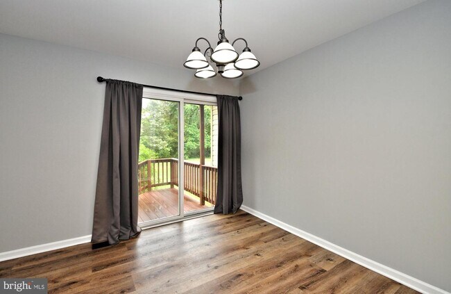 Building Photo - 3435 Westview Dr