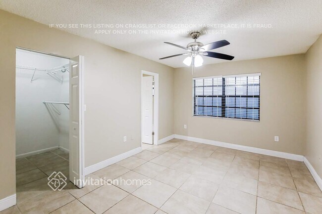 Building Photo - 20015 W Oakmont Cir