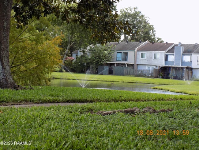 Building Photo - 11 Clematis Ct