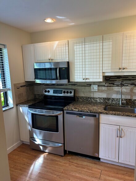 Building Photo - 500 Asbury Rdg