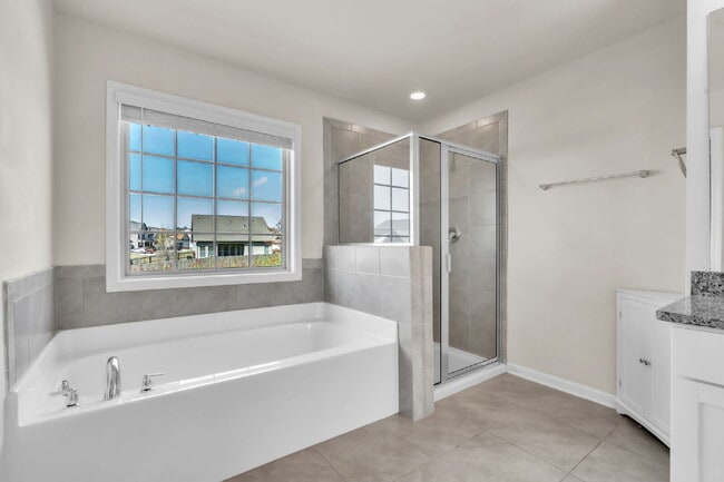 Building Photo - 4BR/3BA Luxury Home with Bonus Room, Screened Porch & Fenced Yard $2,600/mo rent