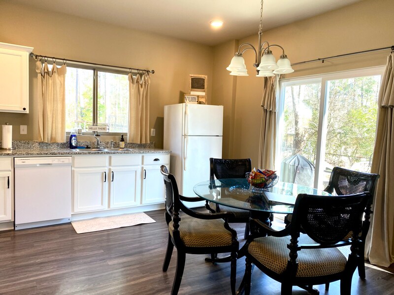 Building Photo - 798 Madison St