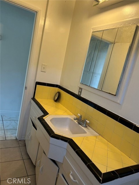 Building Photo - 140 W Midway Manor