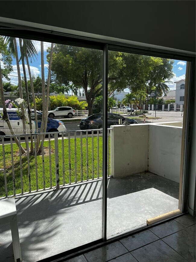 Building Photo - 1455 N Treasure Dr