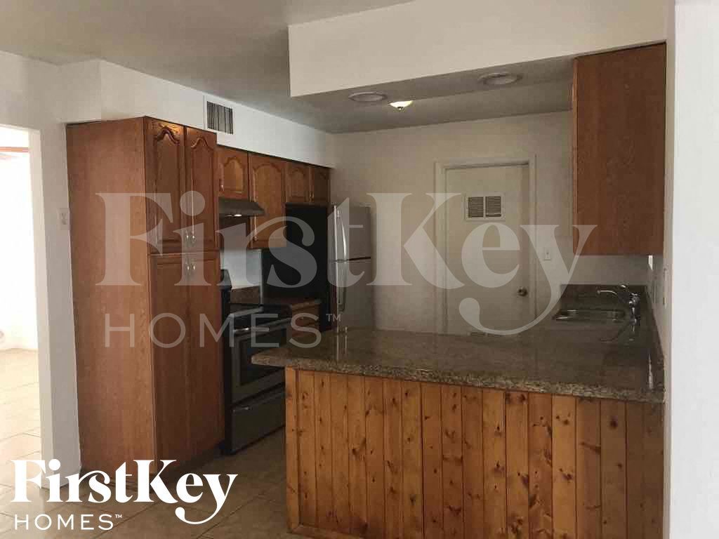 Building Photo - 8707 N 41st Ave