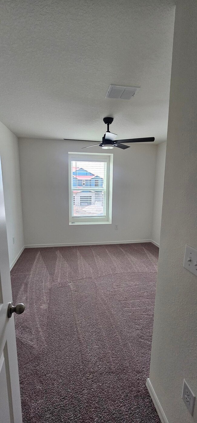 Building Photo - 2766 Raindrop Run St