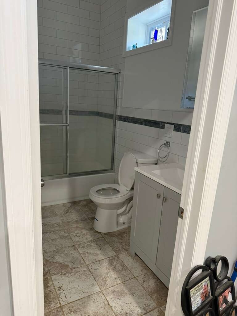 Building Photo - 100 E Valley Stream Blvd