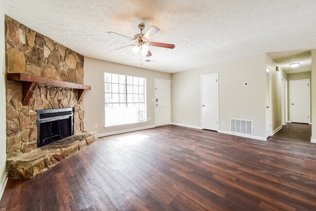 Building Photo - 2464 Hewatt Rd