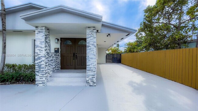 Building Photo - 6384 SW 31st St