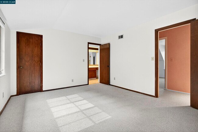 Building Photo - 58 St Andrews Ln