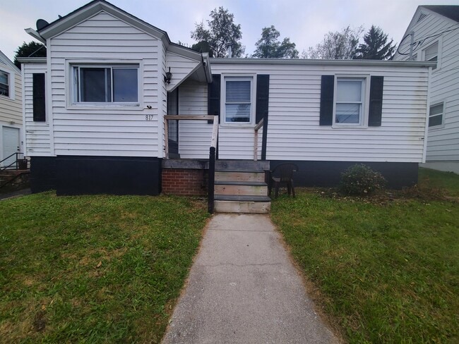 Building Photo - 817 Rockbridge St