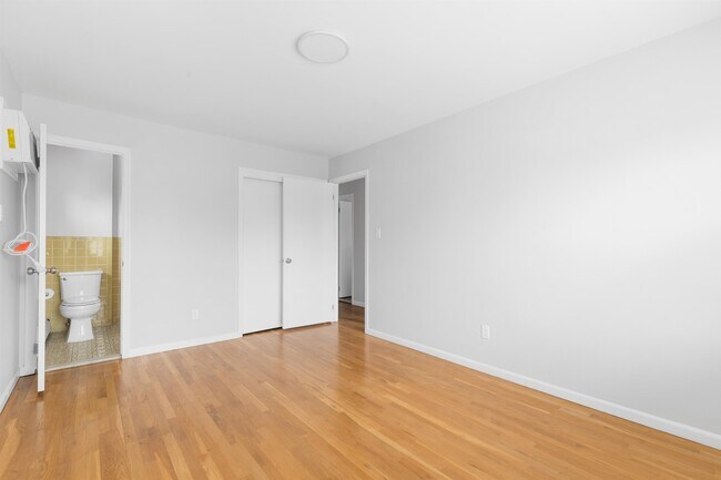 Building Photo - 226 Webster Ave