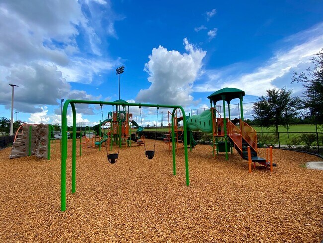 Building Photo - Beautiful Home for rent in Poinciana - 4 bed 2.5 bath plus large bonus room