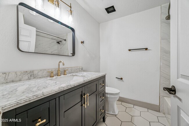 Building Photo - 3639 E Presidio Rd