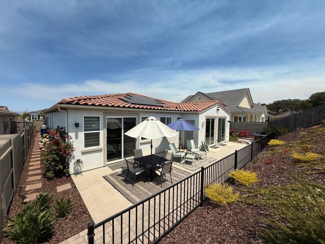Building Photo - Beautiful Newer Meadows at Rice Ranch Sing...