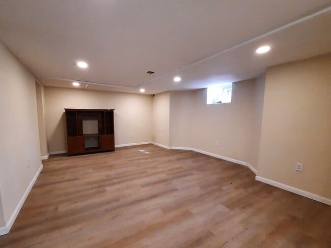 Building Photo - Spacious 4BR Rancher w/ Separate Basement space & Accessible Features – Sudbrook Park