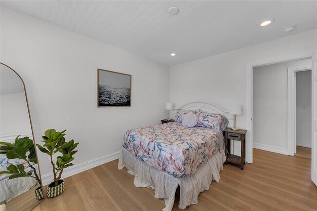Building Photo - 4601 Bougainvilla Dr