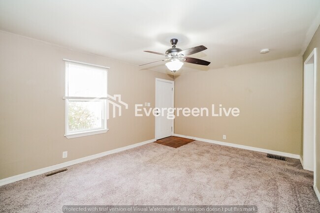 Building Photo - 2468 McGuffey Rd