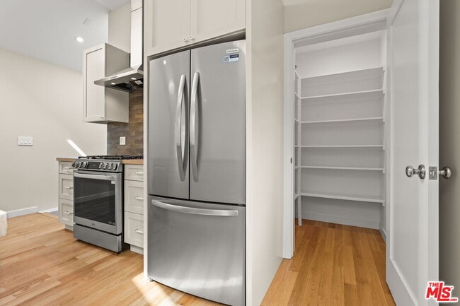 Building Photo - 652 Kensington Rd