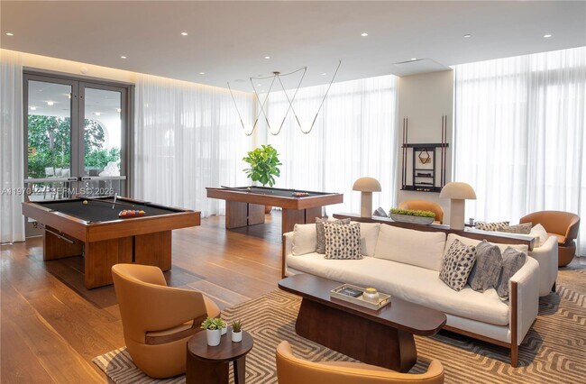 Building Photo - 2678 Tigertail Ave