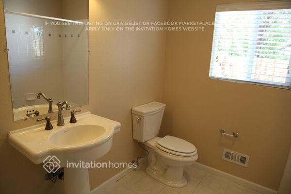 Building Photo - 2308 Wildwood Ct