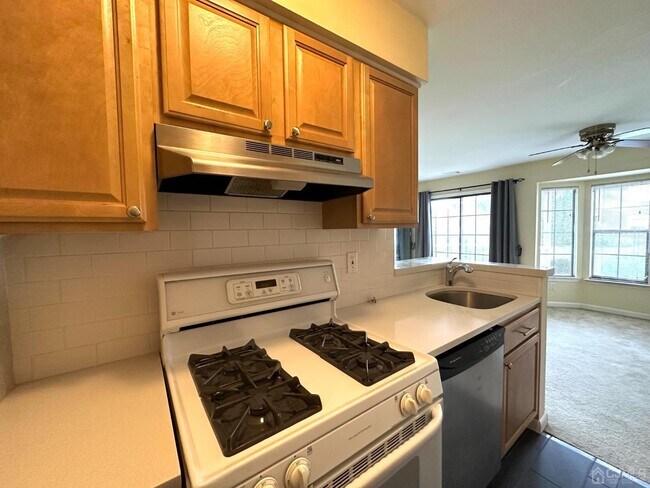 Building Photo - 277 Cozzens Ct