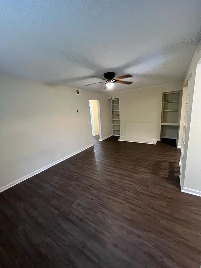 Building Photo - Newly renovated Quadplex with close proximity to Harbison Blvd - 3643 Apt A