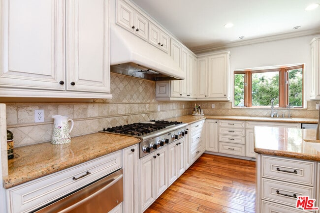 Building Photo - 16790 Marquez Ave