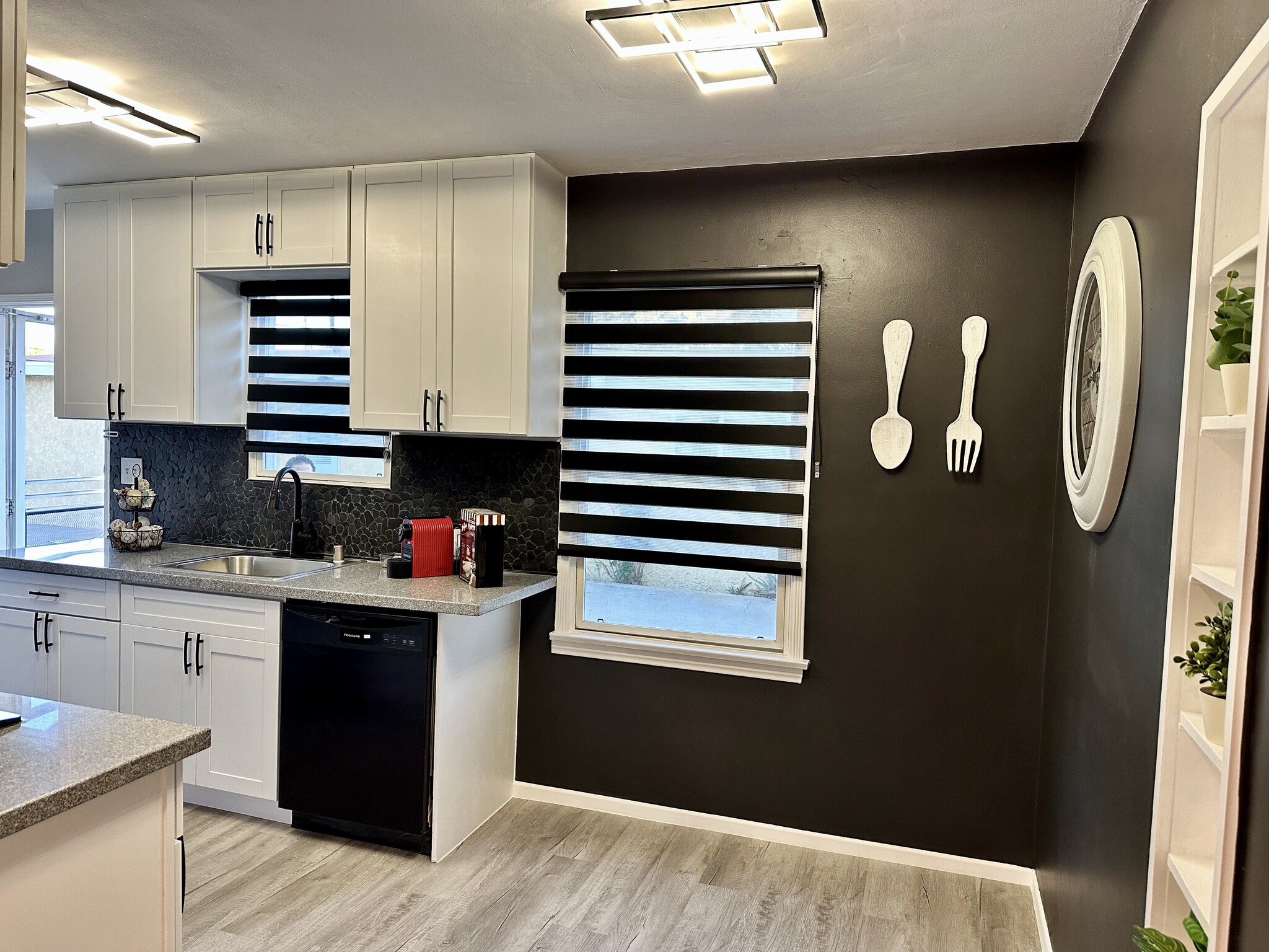 kitchen / dining - 1220 N Cordova St