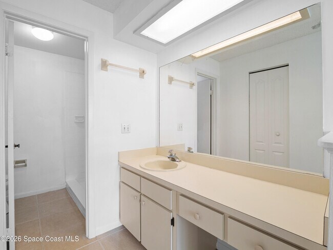 Building Photo - 1187 Merrick Ave NW