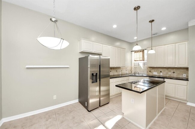 Building Photo - 12819 Kingsbridge Ln