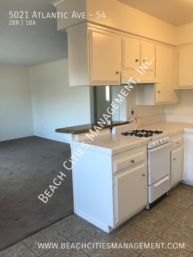 Building Photo - Large 2 Bedroom Condo in Long Beach Coming...