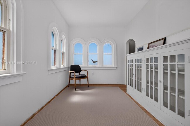 Building Photo - 1731 NE 171 St