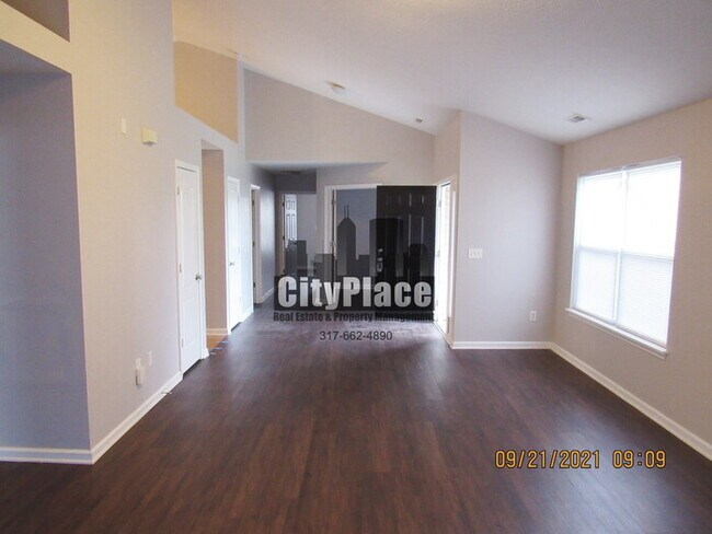 Building Photo - 608 Fisher Creek Dr, Indianapolis, IN 46239