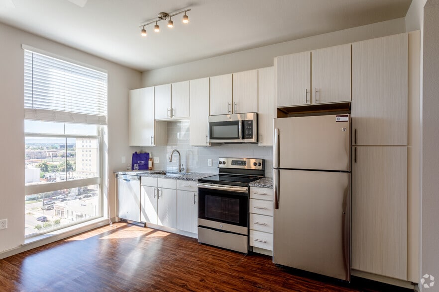 0BR, 1BA - S4 - Civic Lofts