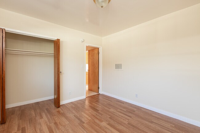 Building Photo - 2256 S Carmelina Ave
