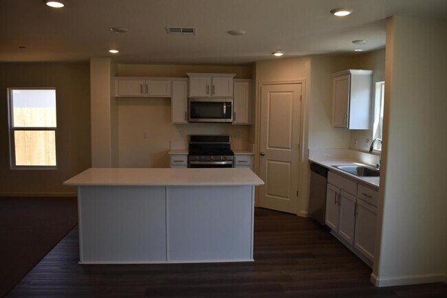 Building Photo - 1318 Eagle Ridge Court