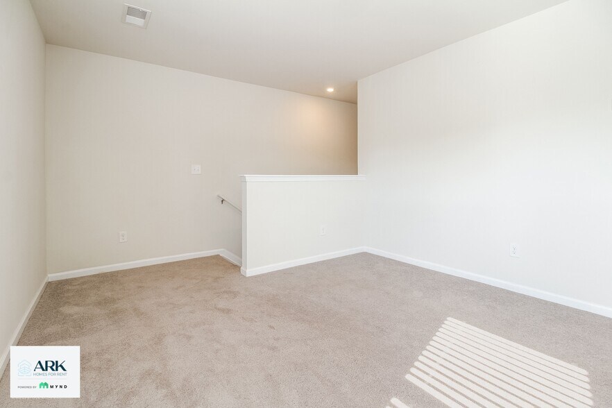 Building Photo - 17 Carters Grn Dr