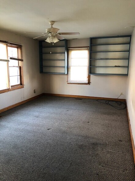 Building Photo - 426 Henderson Dr