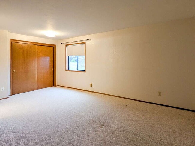 Building Photo - 4304 83rd Ave NE