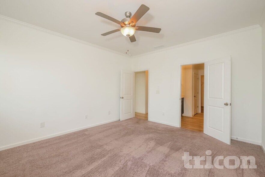 Building Photo - 305 Fairmont Ave