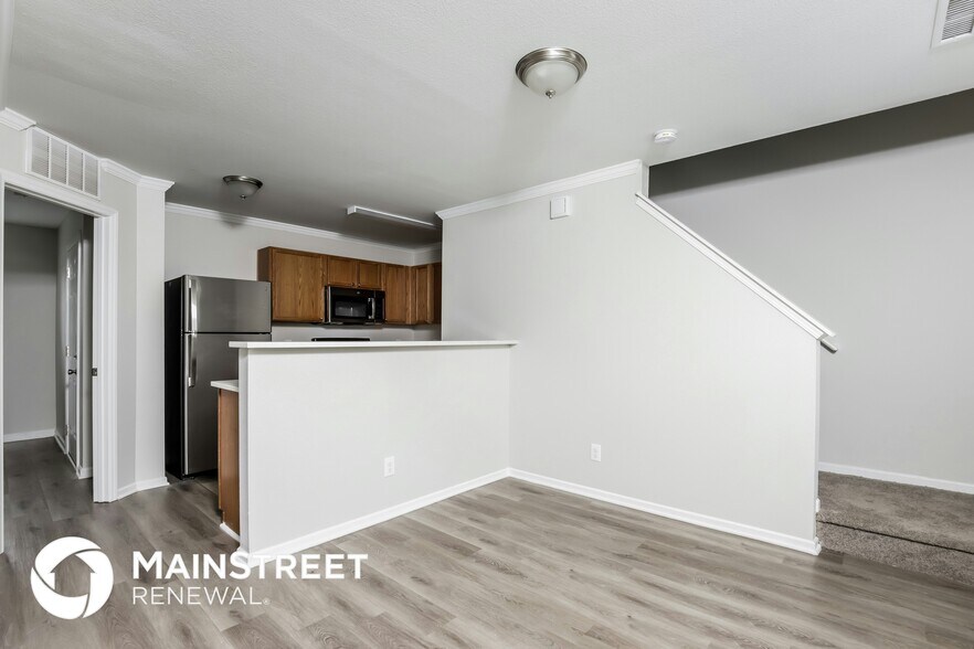 Building Photo - 753 Runningbrook Ln