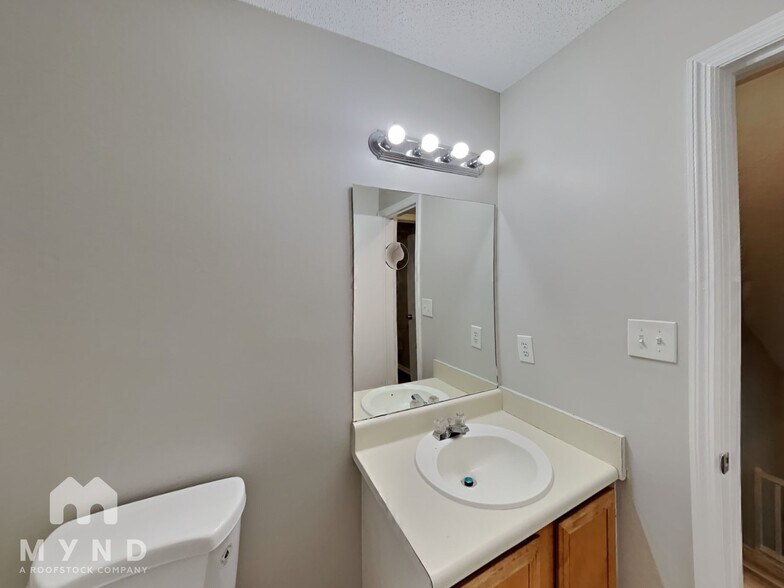 Building Photo - 1380 Paddocks Way