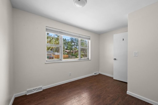 Building Photo - 2219 27th Ave