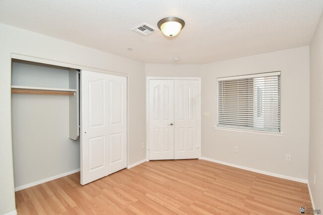 Building Photo - 9157 E 31st Ln